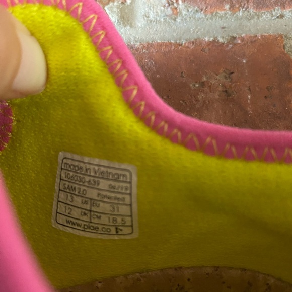 Plae Sam 2.0 Electric Fuschia - Picture 2 of 4